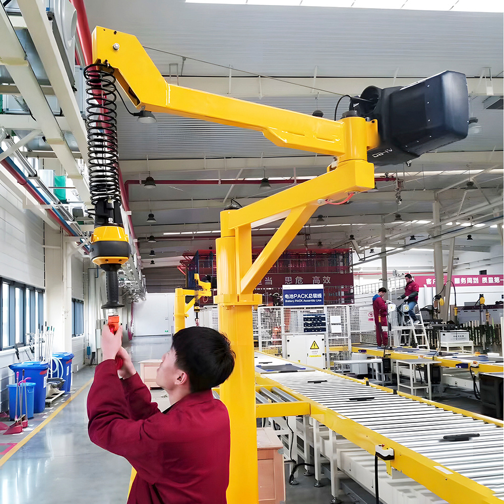 智能折臂吊：车间搬运效率提升的革命性工具