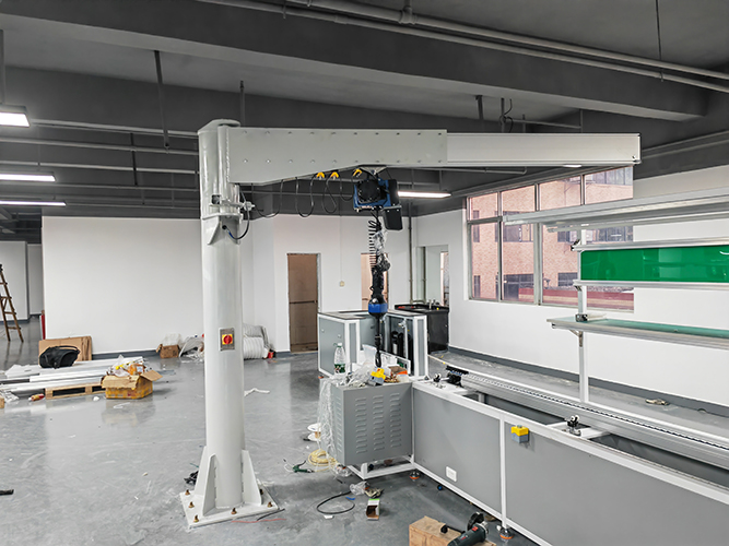 悬臂吊在玻璃制造与搬运中的应用