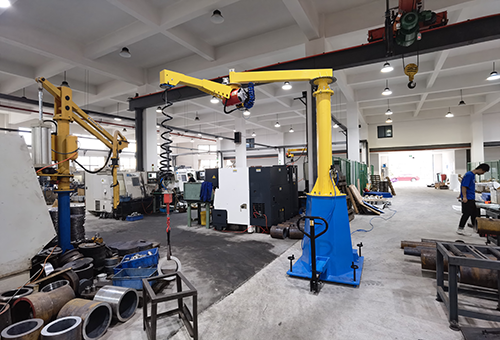 设备越多越乱？折臂吊让生产线更有秩序