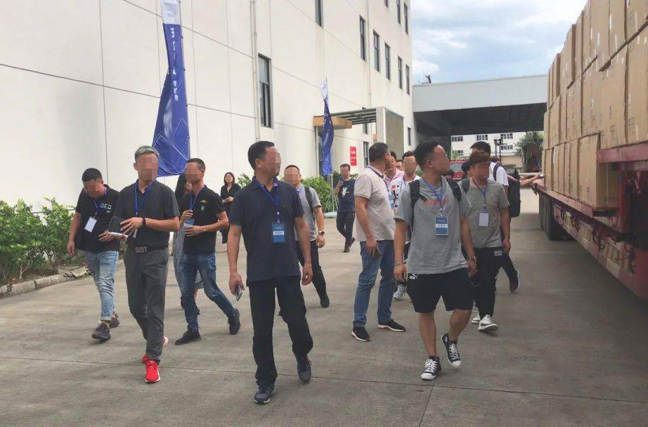 欢迎苏州某集团公司张总一行参观我公司